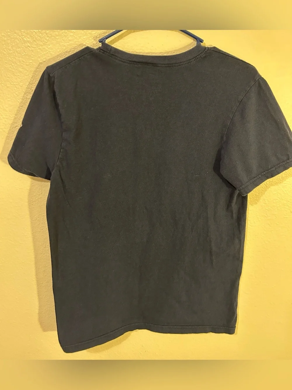 True Religion T-Shirt Mens Size Medium  Short Sleeve‎ Gray
